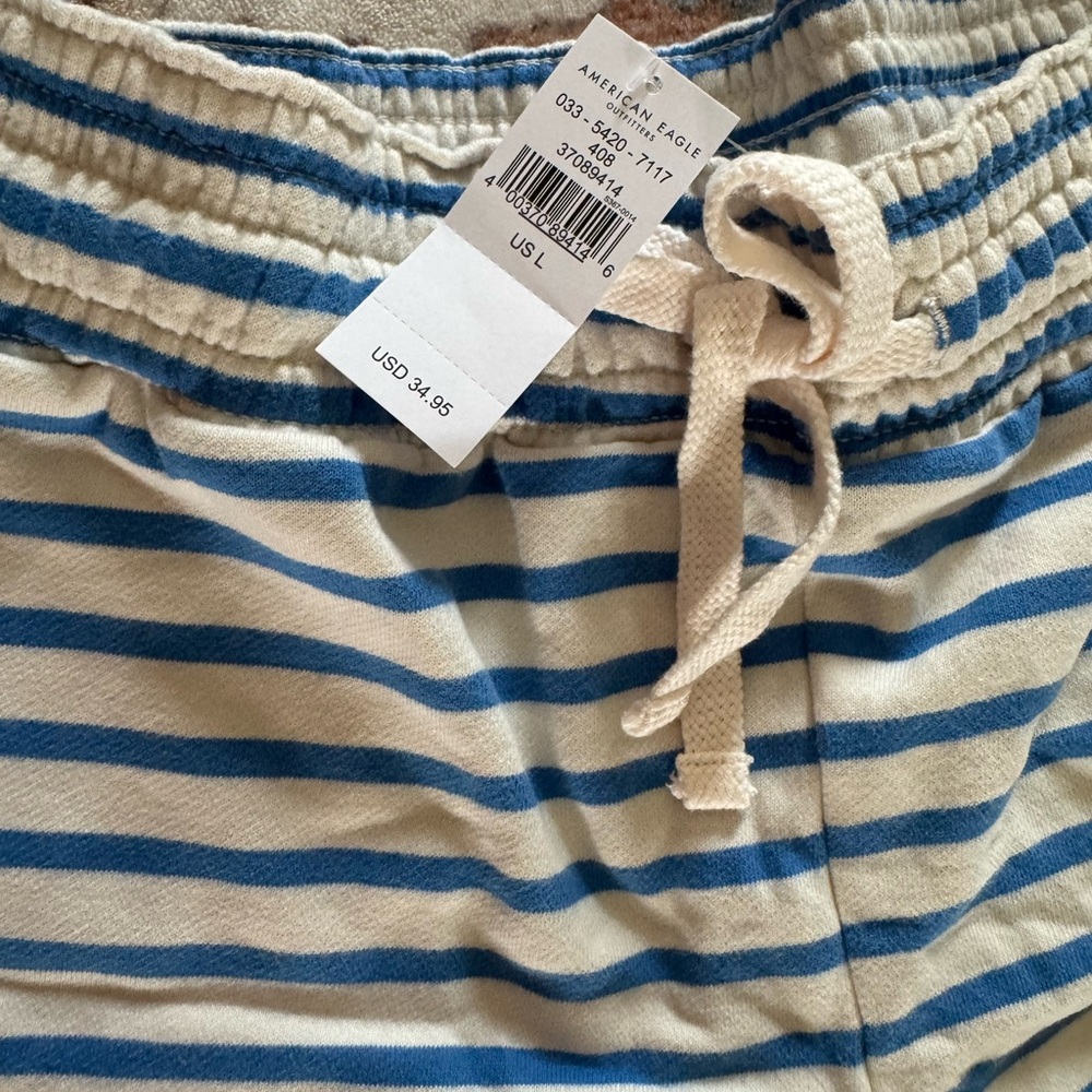 Striped Blue and Cream lounge set - Picture 4 of 6